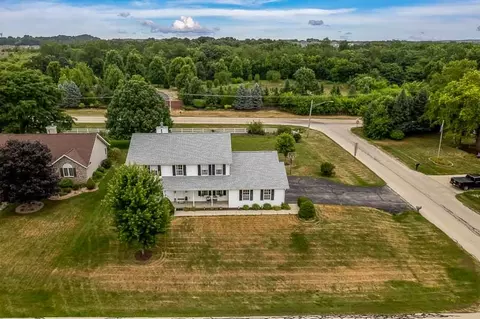 View/Area - 691 Stonemint Dr, Roscoe, IL 61073 photo 5 of 6