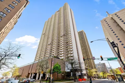 6033 N Sheridan Rd #36F, Chicago, IL 60660