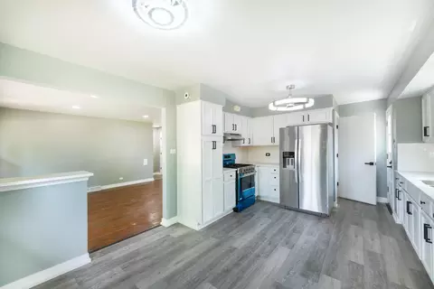 Kitchen - 1015 W Victoria Ave, Berkeley, IL 60163 photo 2 of 2