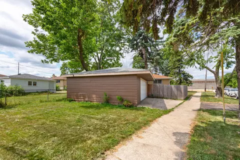 Exterior - 1015 W Victoria Ave, Berkeley, IL 60163 photo 7 of 8