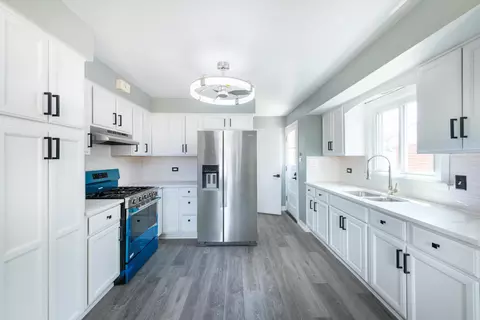 Kitchen - 1015 W Victoria Ave, Berkeley, IL 60163 photo 1 of 2