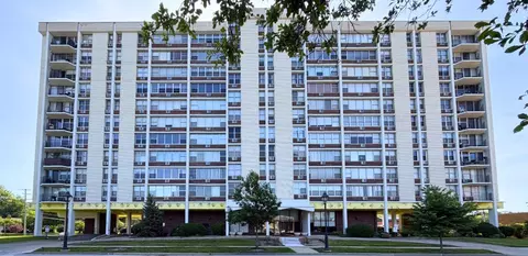 33 N Main St #9F, Lombard, IL 60148