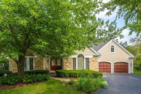 4638 Twin Lakes Ln, Long Grove, IL 60047