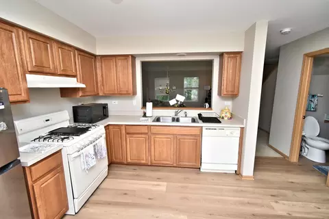 Kitchen - 1361 Fox Hound Trl, Beecher, IL 60401 photo 3 of 4