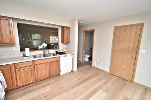 Kitchen - 1361 Fox Hound Trl, Beecher, IL 60401 photo 4 of 4