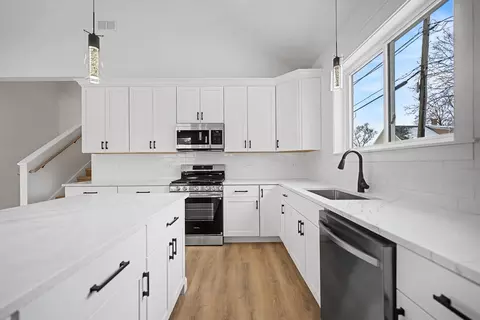 Kitchen - 8245 43rd Pl, Lyons, IL 60534 photo 2 of 2