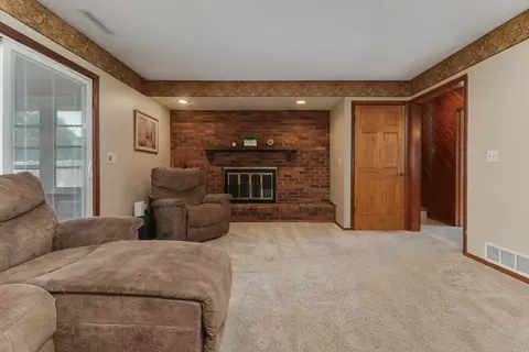 Living - 301 Garden Rd, Normal, IL 61761 photo 5 of 6