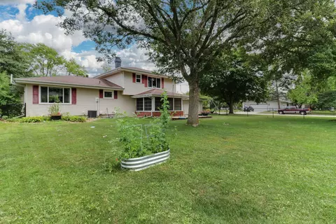 Exterior - 301 Garden Rd, Normal, IL 61761 photo 12 of 15