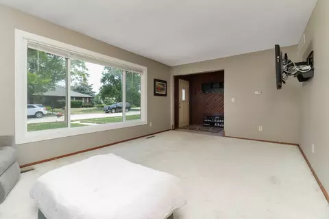 Living - 301 Garden Rd, Normal, IL 61761 photo 2 of 6