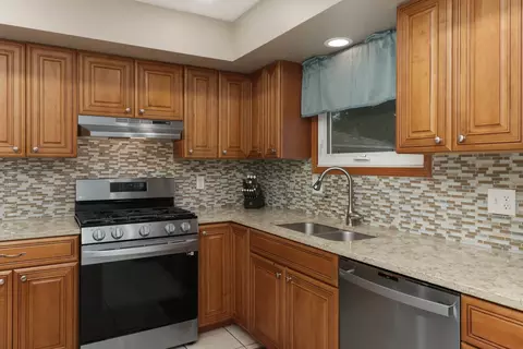 Kitchen - 301 Garden Rd, Normal, IL 61761 photo 3 of 4
