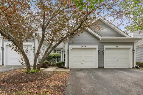 1479 Walnut Hill Ave, Saint Charles, IL 60174