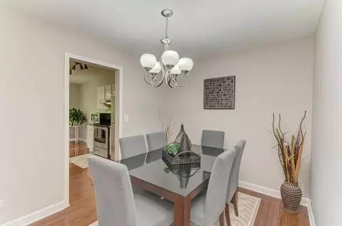 Dining - 228 Brookside Ln #A, Willowbrook, IL 60527 photo 3 of 3