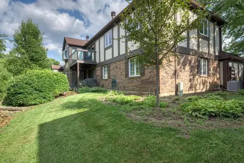 Exterior - 228 Brookside Ln #A, Willowbrook, IL 60527 photo 4 of 5