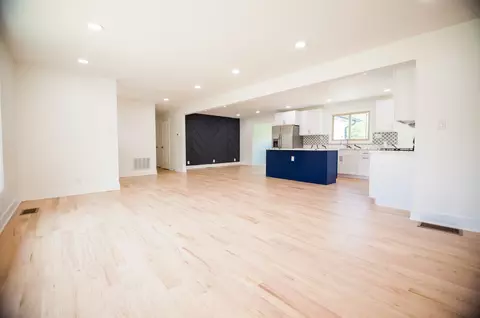 Living - 24448 Caton Farm Rd, Plainfield, IL 60586 photo 2 of 6