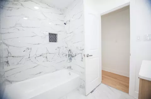 Bath - 24448 Caton Farm Rd, Plainfield, IL 60586 photo 2 of 5