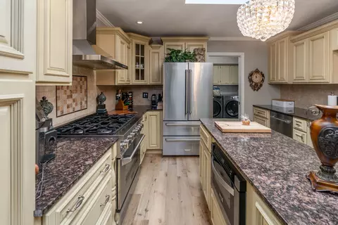Kitchen - 1101 E Pine St, Herrin, IL 62948 photo 5 of 5