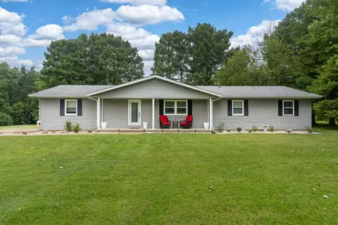 Exterior - 1101 E Pine St, Herrin, IL 62948 photo 2 of 15