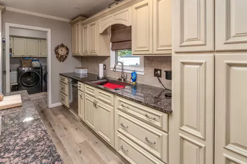 Kitchen - 1101 E Pine St, Herrin, IL 62948 photo 3 of 5