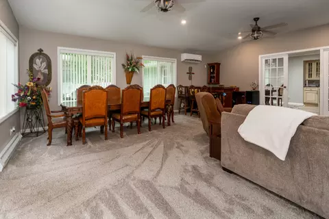 Dining - 1101 E Pine St, Herrin, IL 62948 photo 4 of 4