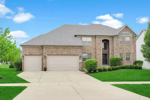 4231 Honey Locust Dr, Naperville, IL 60564