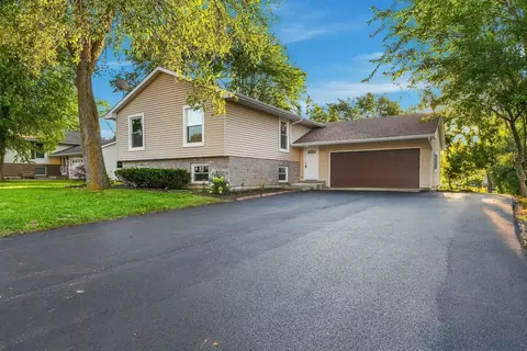 23540 N Echo Lake Rd, Lake Zurich, IL 60047
