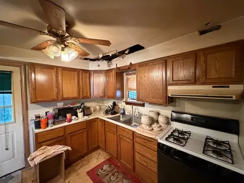 204 Douglas Ave, Dixon, IL 61021 photo 2