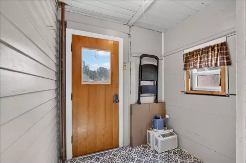 Entry Way - 411 Main St, Leaf River, IL 61047 photo 2 of 2