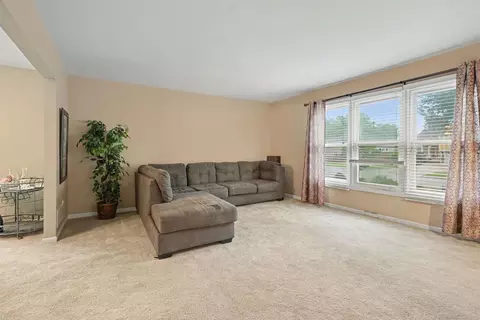 Living - 1613 Jasper Dr, Wheaton, IL 60189 photo 1 of 2