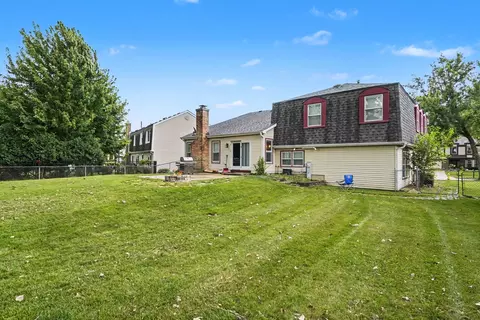 Exterior - 1613 Jasper Dr, Wheaton, IL 60189 photo 2 of 2