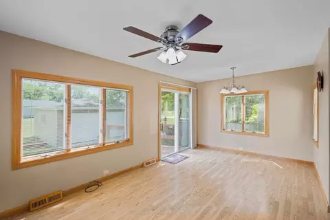Living - Undisclosed, Oak Forest, IL 60452 photo 1 of 2