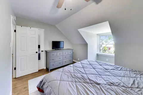 Bedroom - 1425 Willow Ave, Des Plaines, IL 60016 photo 3 of 5