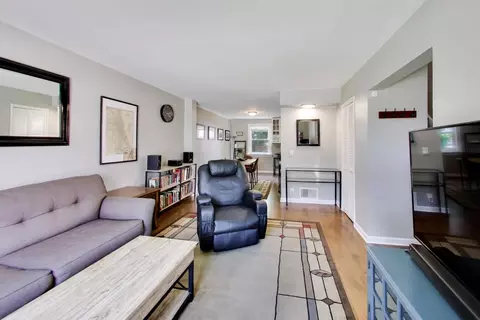 Living - 1425 Willow Ave, Des Plaines, IL 60016 photo 2 of 3