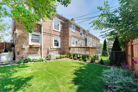 Exterior - 1425 Willow Ave, Des Plaines, IL 60016 photo 6 of 8