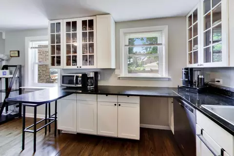 Kitchen - 1425 Willow Ave, Des Plaines, IL 60016 photo 3 of 3