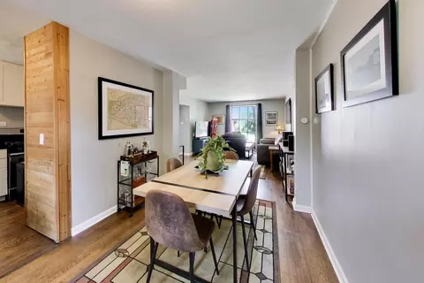 Dining - 1425 Willow Ave, Des Plaines, IL 60016 photo 2 of 3