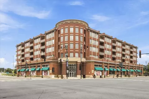 6000 N Cicero Ave #515, Chicago, IL 60646