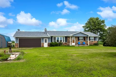 2164 270th St, Grand Mound, IA 52751