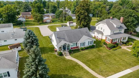 View/Area - 111 E 7th St, Gridley, IL 61744 photo 1 of 6