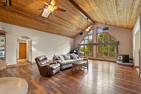 Living - 118 Eldorado Ct, Minooka, IL 60447 photo 1 of 2