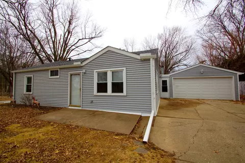 3210 W 68th St, Davenport, IA 52806