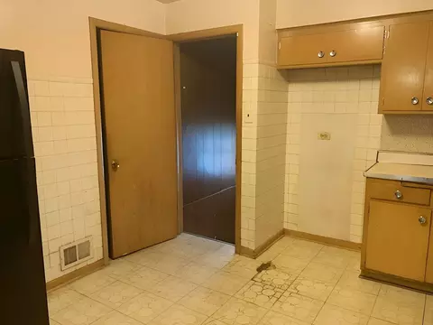 Kitchen - 15124 Evers St, Dolton, IL 60419 photo 2 of 3
