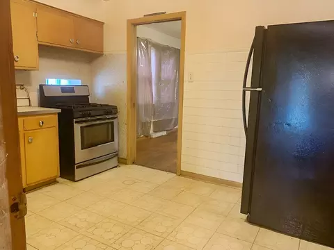 Kitchen - 15124 Evers St, Dolton, IL 60419 photo 3 of 3