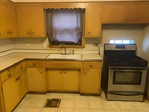 Kitchen - 15124 Evers St, Dolton, IL 60419 photo 1 of 3
