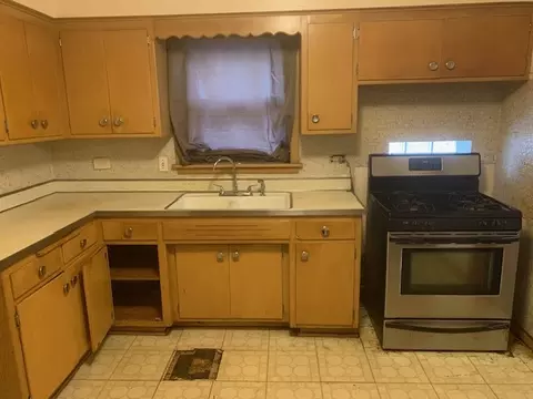 Kitchen - 15124 Evers St, Dolton, IL 60419 photo 1 of 3