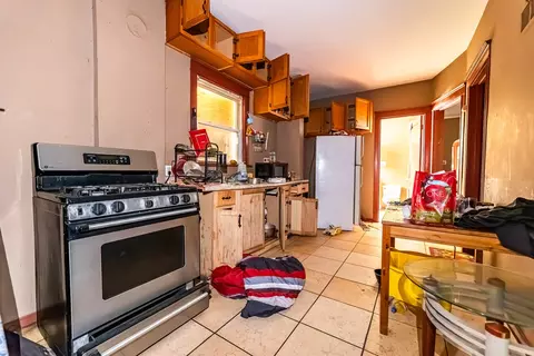 Kitchen - 1312 W 73rd Pl, Chicago, IL 60636 photo 1 of 2