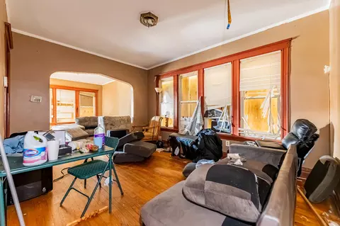 Living - 1312 W 73rd Pl, Chicago, IL 60636 photo 2 of 2