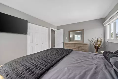 Bedroom - 637 S Beverly Ave, Addison, IL 60101 photo 5 of 6