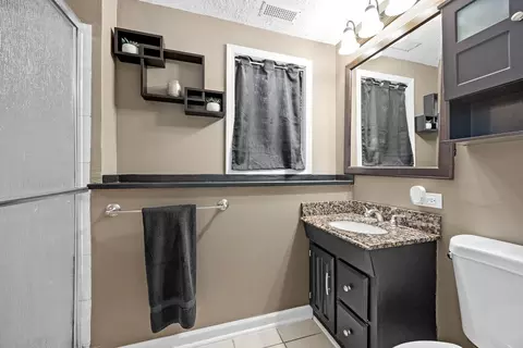 Bath - 637 S Beverly Ave, Addison, IL 60101 photo 2 of 2