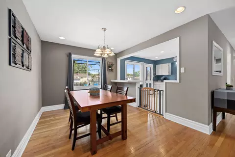 Dining - 637 S Beverly Ave, Addison, IL 60101 photo 2 of 2