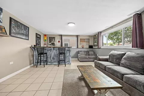 Living - 637 S Beverly Ave, Addison, IL 60101 photo 3 of 3